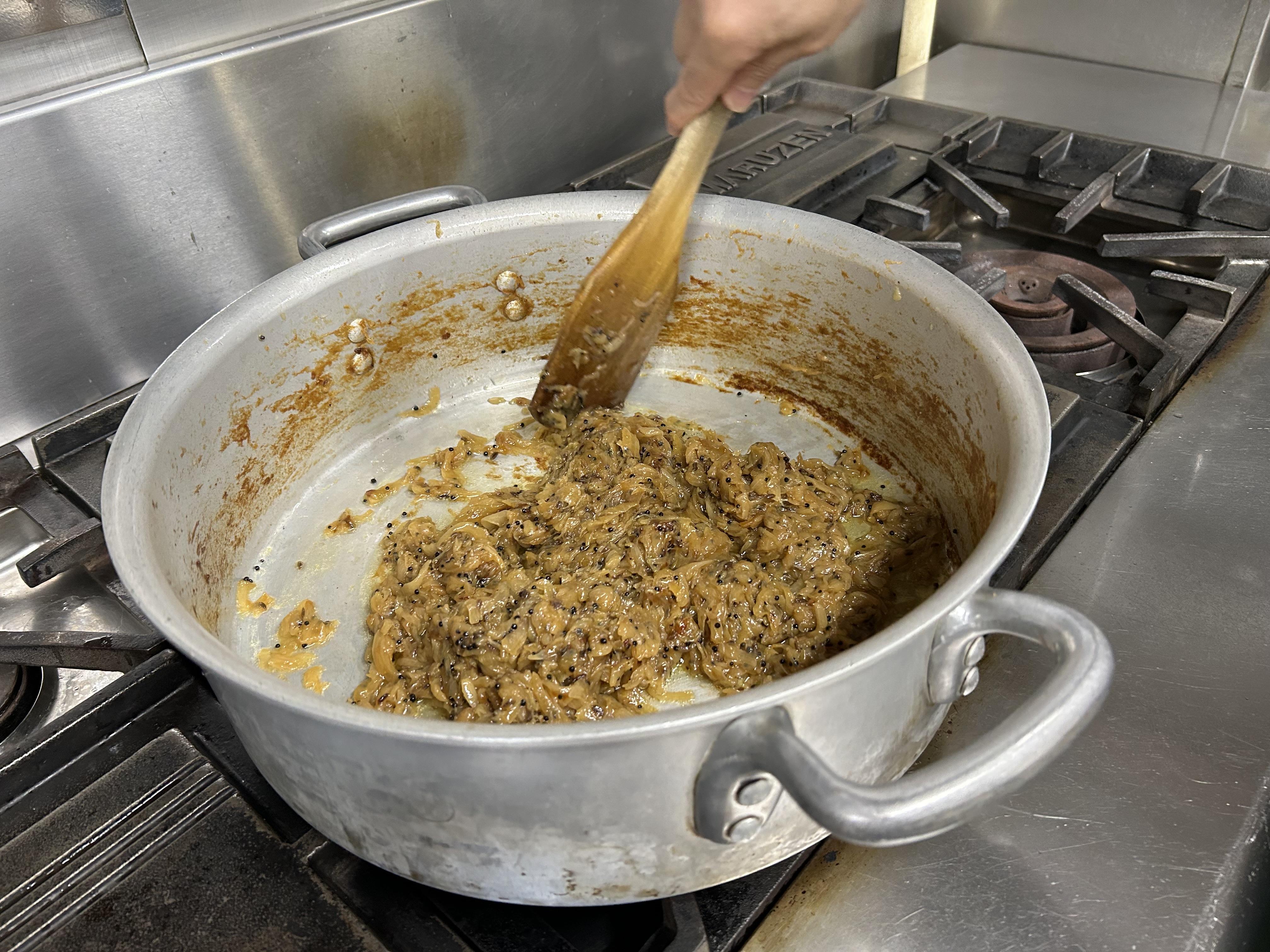 スパイスの香りで食欲スイッチON! 千種2特製スパイスカレー!