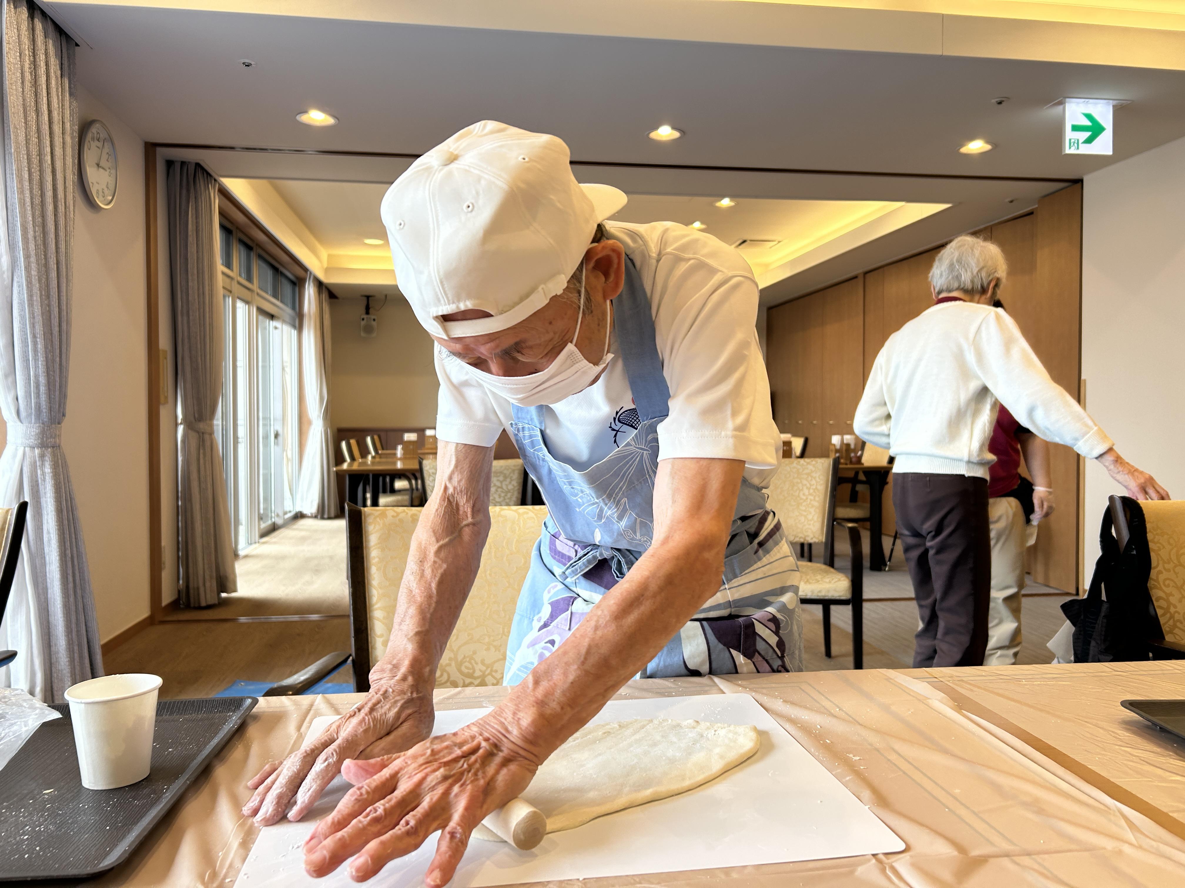 「ご長寿うどんづくり」に挑戦しました!