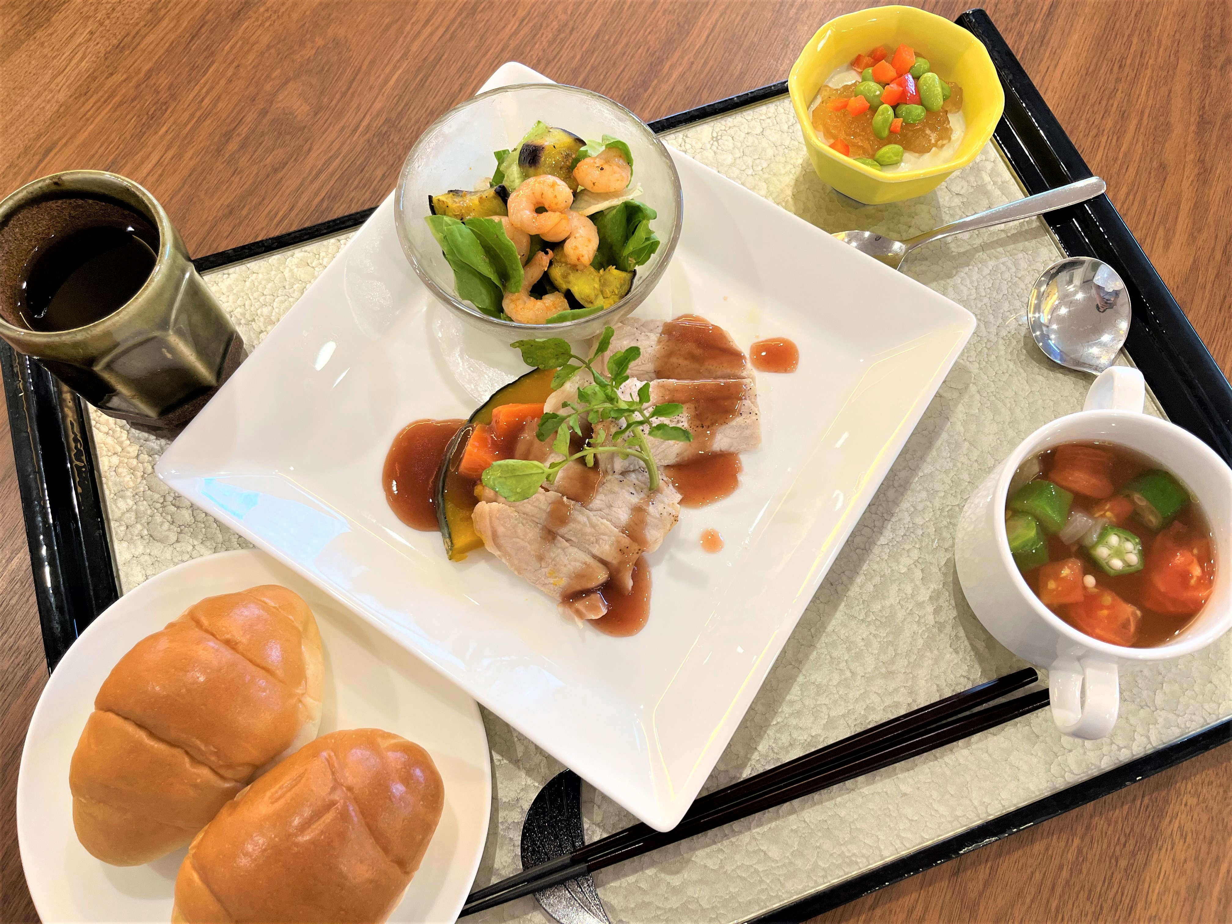 ８月のランチ紹介：まるで特別食！「夏の西洋料理」で贅沢気分