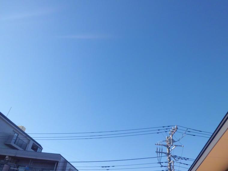 真っ青な青空