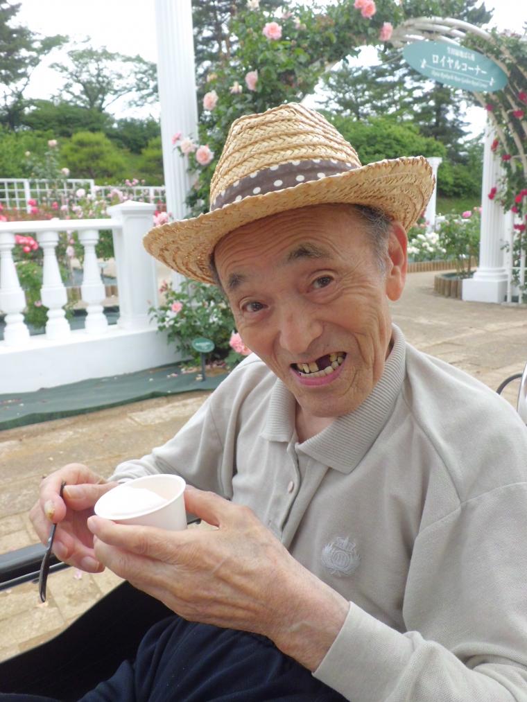 ポスターのような笑顔