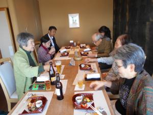 昼食会