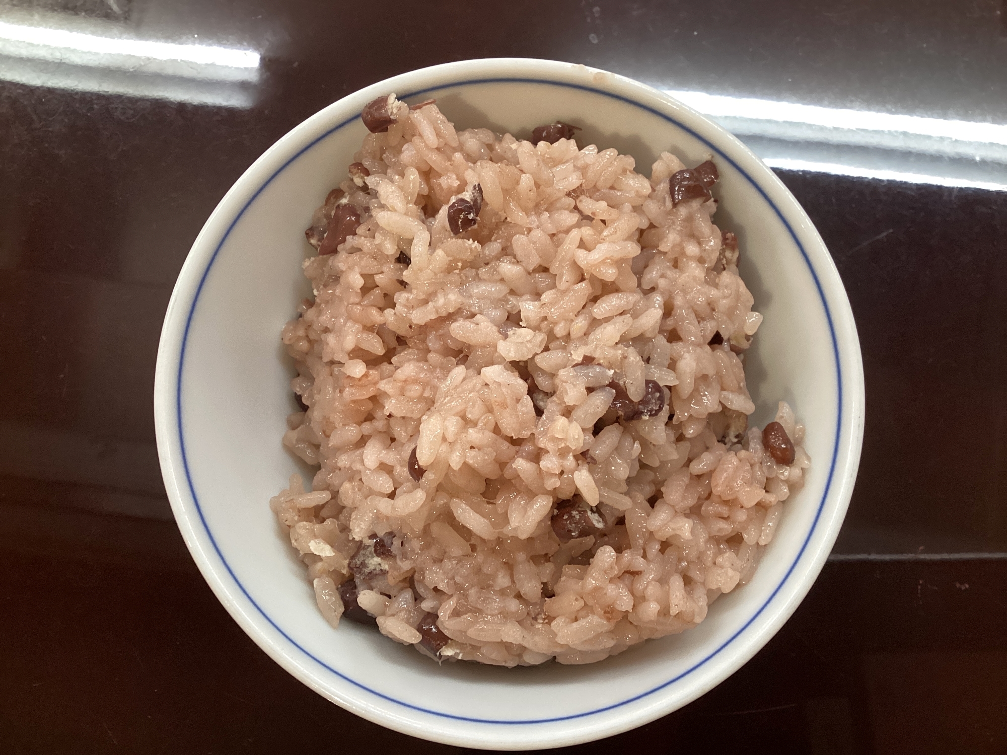 お赤飯で迎える温かな一日