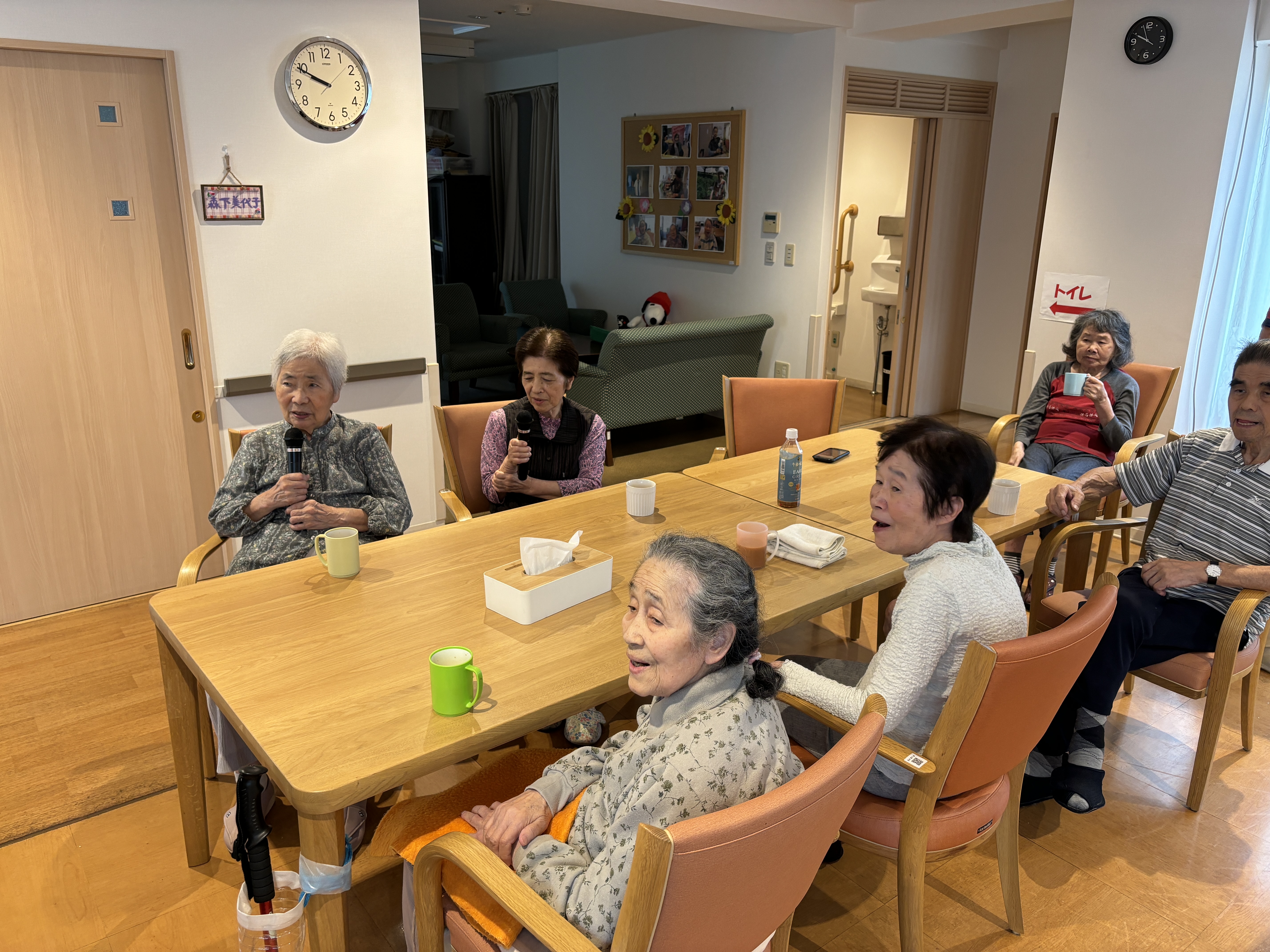 240818 カラオケ風景 (1).JPG