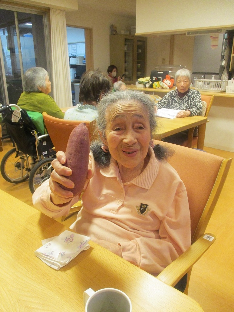 【~秋の恵みに感謝! 農家さんから届いた新米とサツマイモ~】