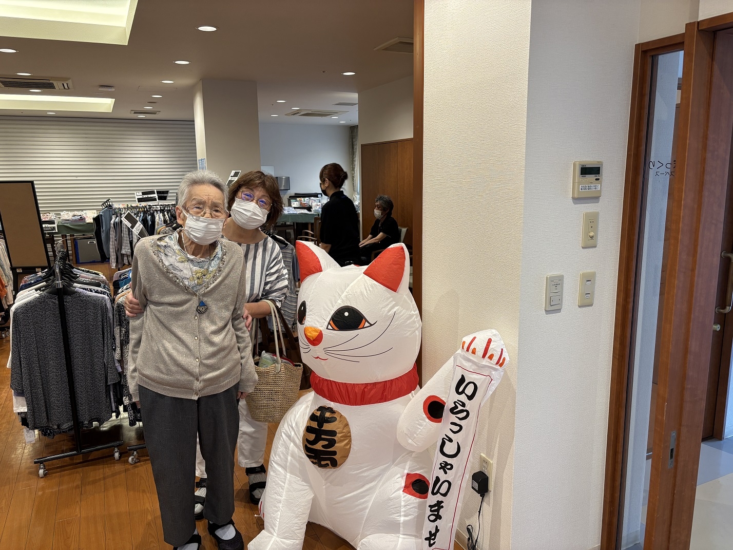 9衣類販売.JPG