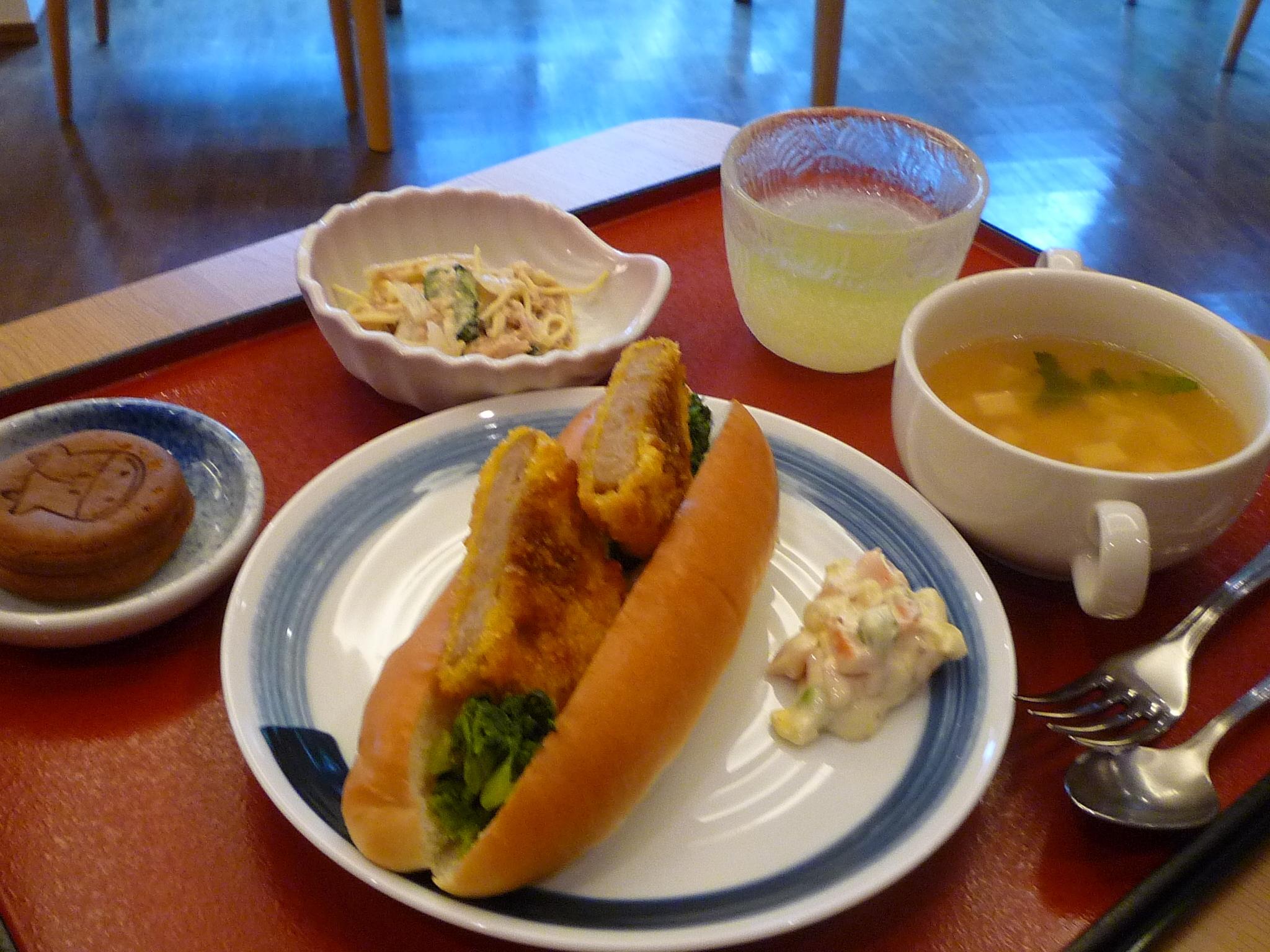 2025年9月1日　メンチカツサンド.JPG