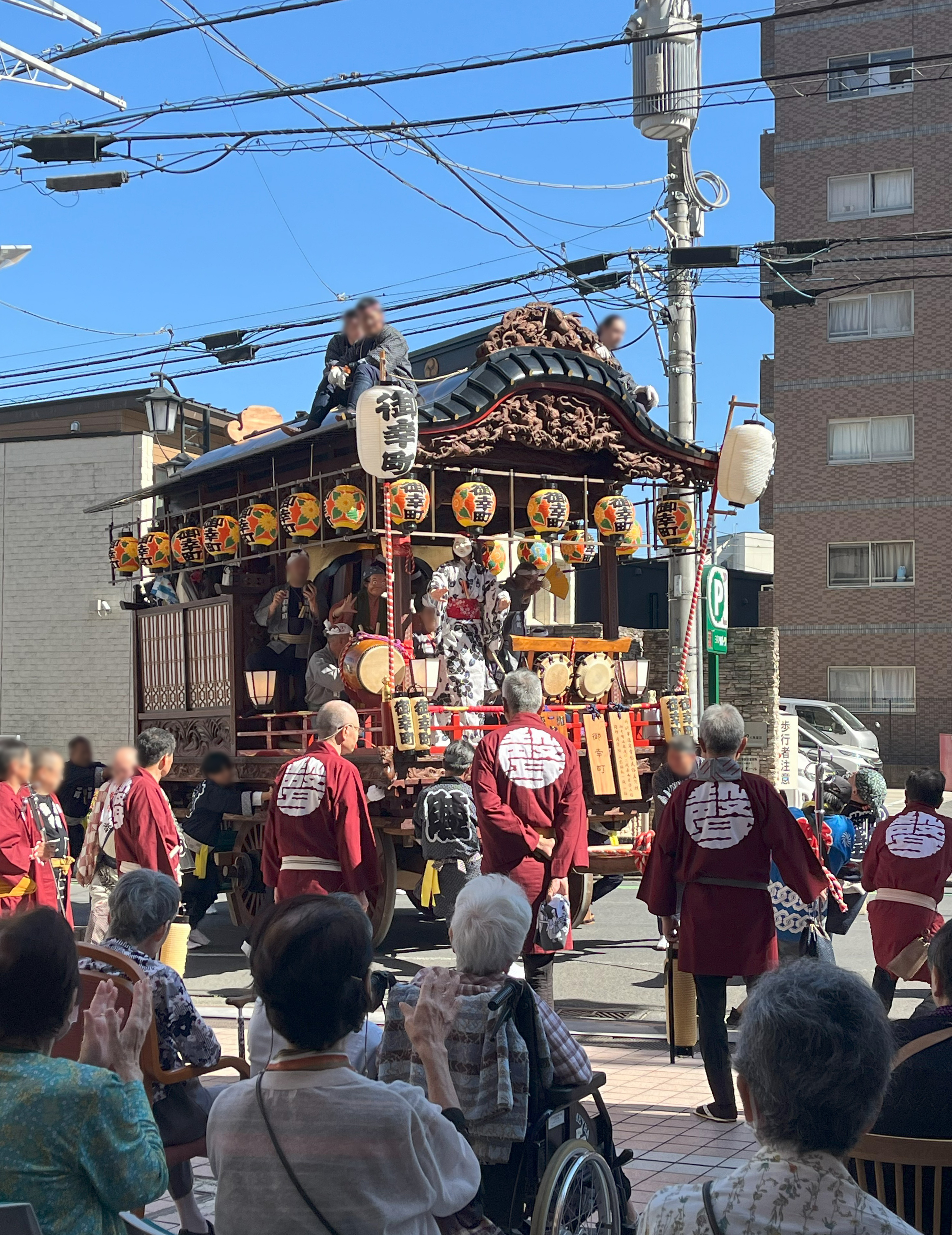 伝統の祭りはやし