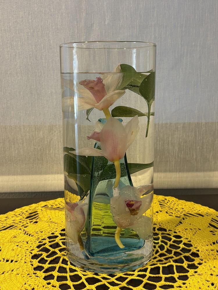 002_flowerinwater